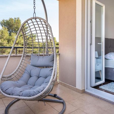 Penthouse Gea Apartment Premantura Bagian luar foto