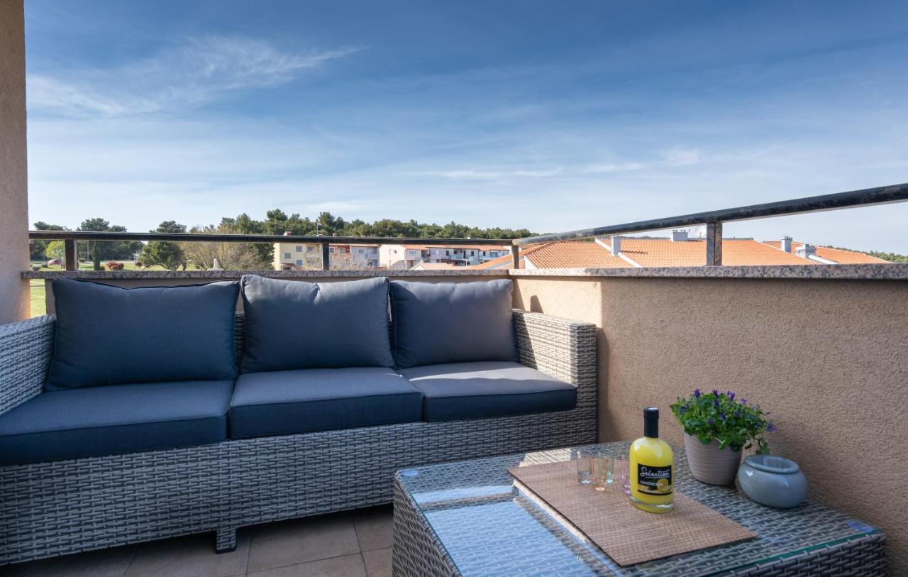 Penthouse Gea Apartment Premantura Bagian luar foto