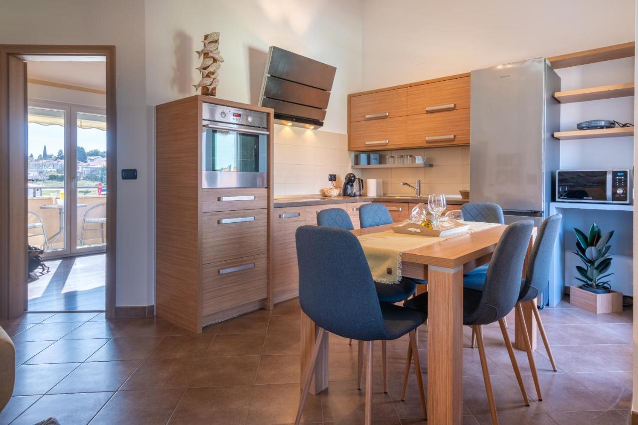 Penthouse Gea Apartment Premantura Bagian luar foto