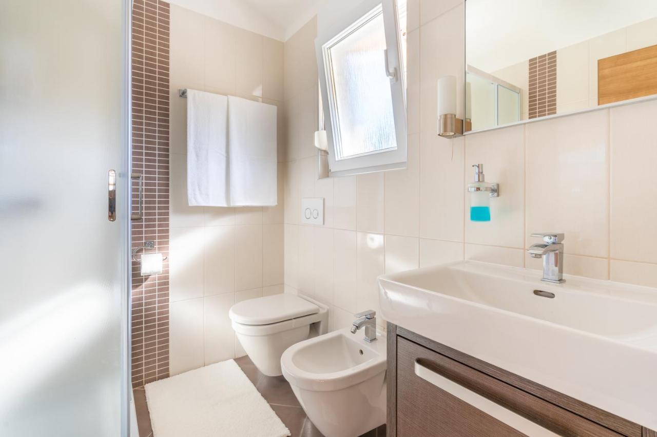 Penthouse Gea Apartment Premantura Bagian luar foto