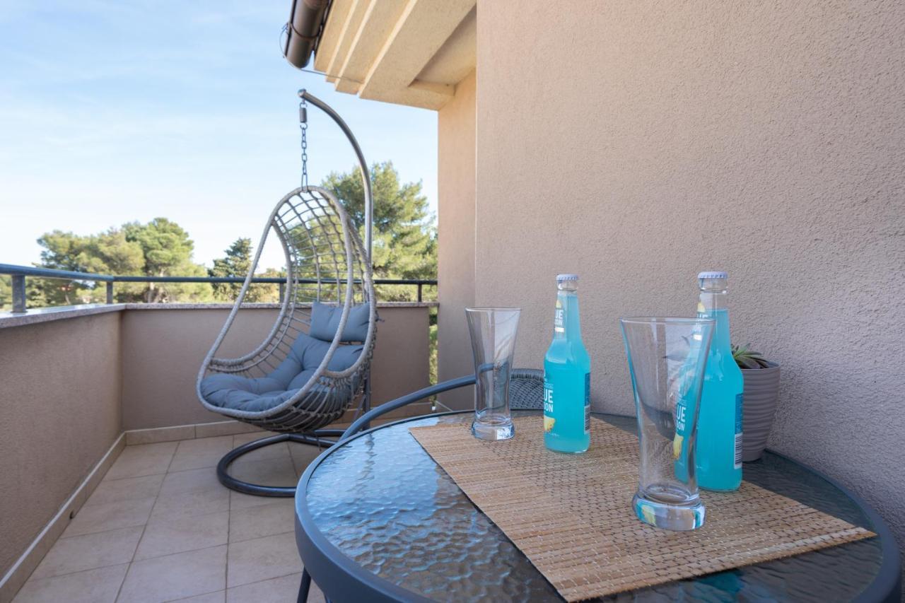 Penthouse Gea Apartment Premantura Bagian luar foto