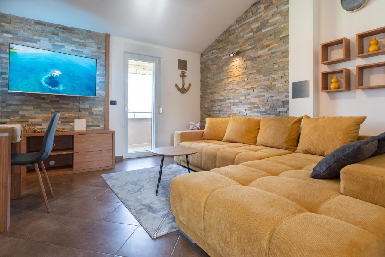 Penthouse Gea Apartment Premantura Bagian luar foto
