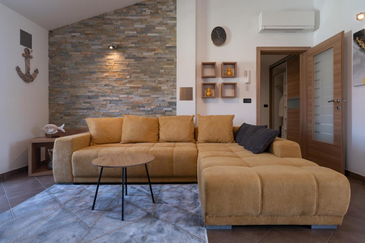 Penthouse Gea Apartment Premantura Bagian luar foto