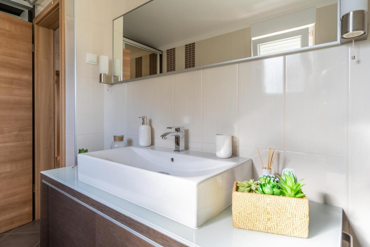 Penthouse Gea Apartment Premantura Bagian luar foto