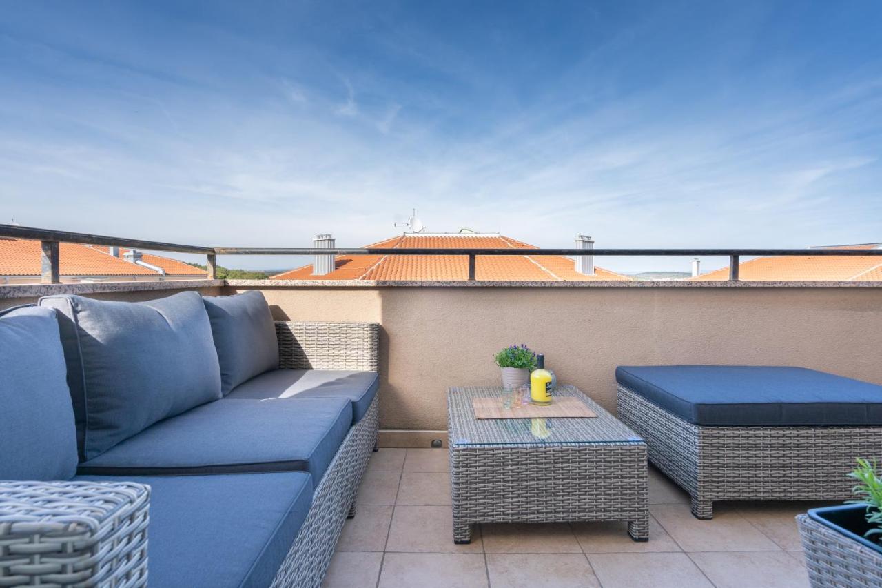 Penthouse Gea Apartment Premantura Bagian luar foto